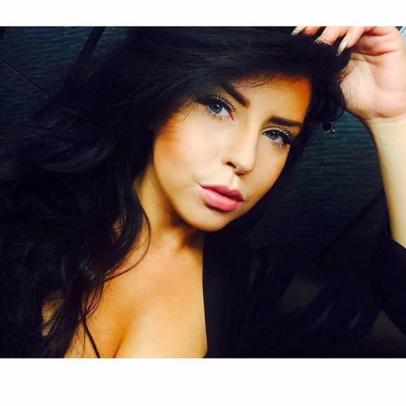 Meet your Posher, Tabatha - Picture 1 of 1